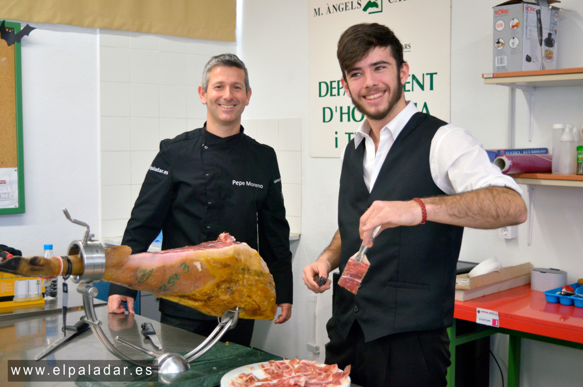 curso corte jamón alumnos de hostelería Mª Cardona