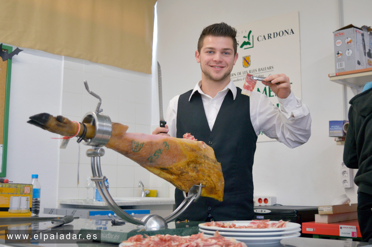 curso corte jamón alumnos de hostelería Mª Cardona