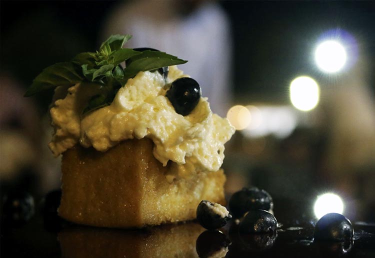 Torrija de toffee, nube de Fonz y arándanos frescos, Accésit