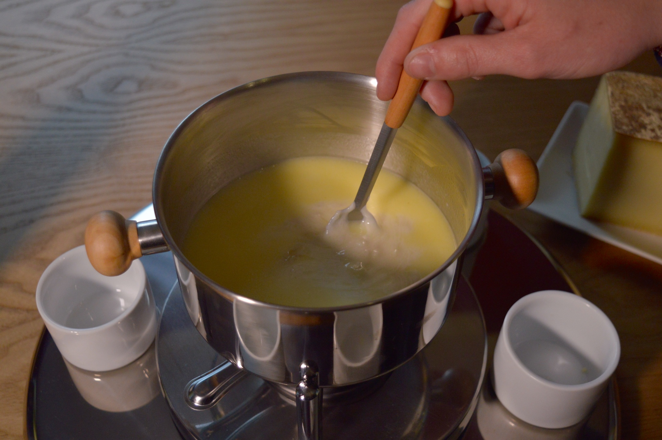 Fondue de queso suizo