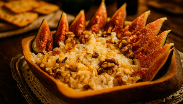 Arroz cremoso con Queso Mahón-Menorca Añejo e Higos: la receta gourmet de Andrea Vicens