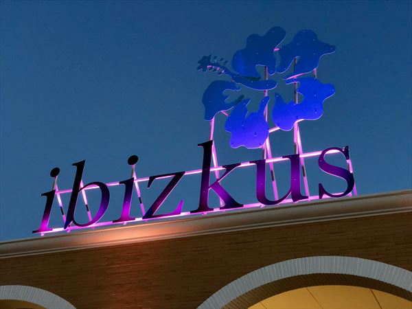 Inauguración de la nueva bodega de Ibizkus