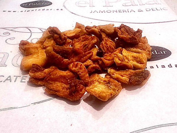 Llardons de Porc: Tradición y Sabor en los Chicharrones