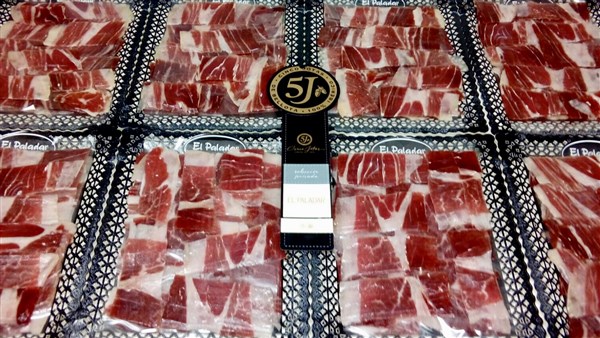 Los turistas en España prefieren un plato de jamón
