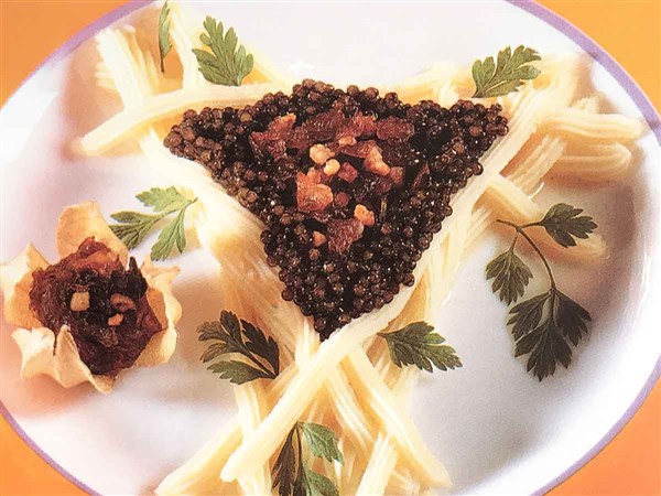 Post: Recetas Receta de Nidos de sofrito negro con caviar