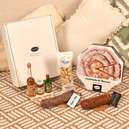 Lote de Navidad 'Colección Menorca' 🎁 | Gin, Sobrasada, Ensaimada y Más