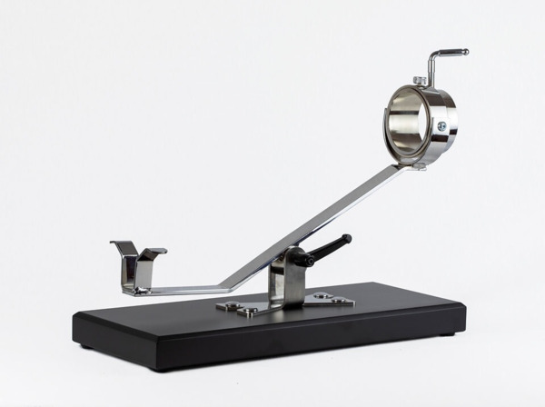 Jamonero Bello Aneto – DM lacado con sistema giratorio y basculante (500×200×340 mm) color negro (3)