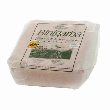 Queso Semicurado Mahón Menorca de Binigarba - Delicia tradicional de la isla mediterránea
