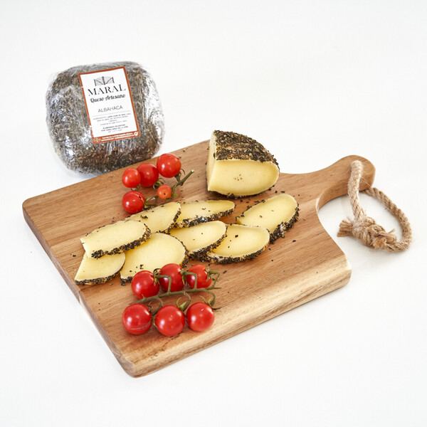 Queso con albahaca Maral 750 g – queso artesano balear